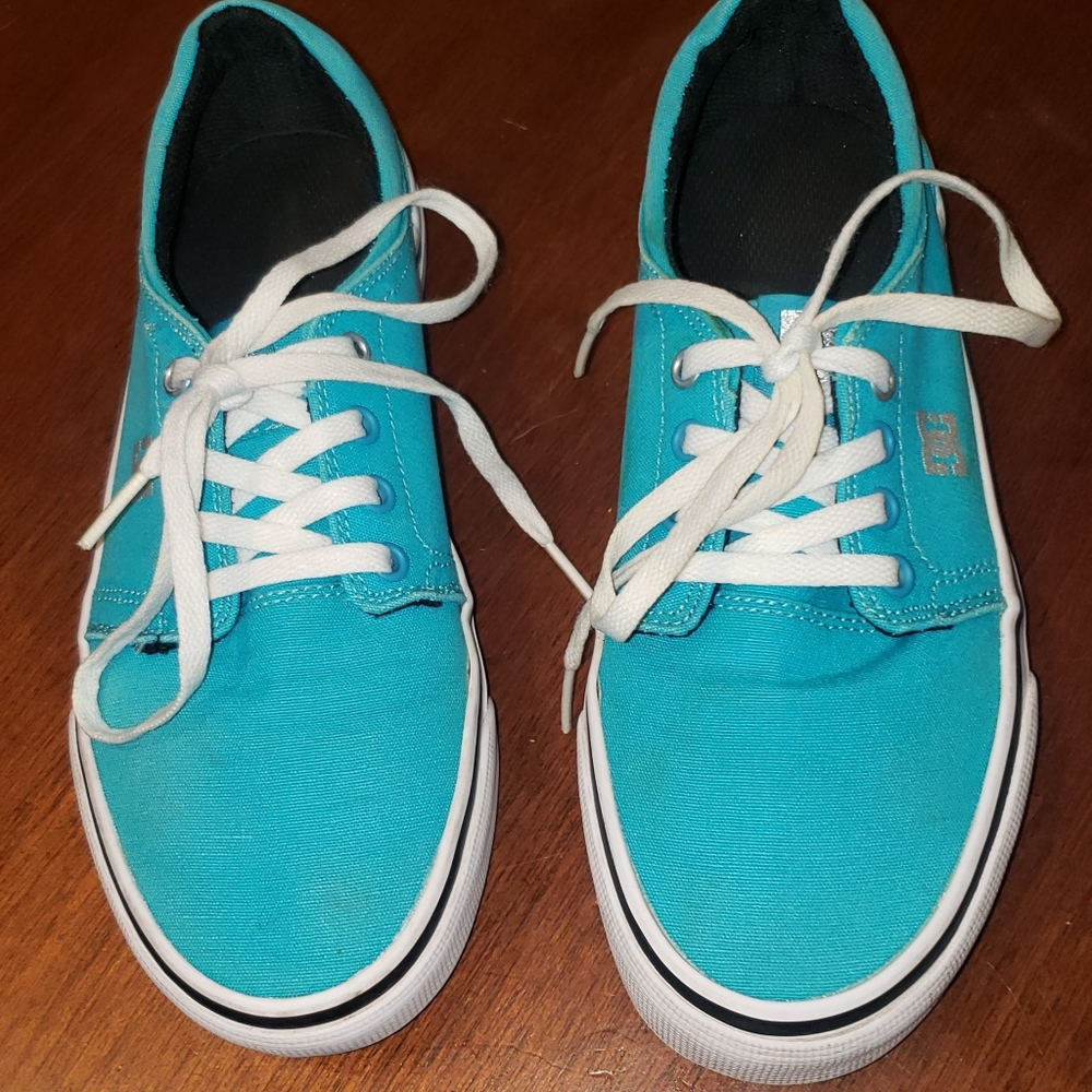 DC Trase TX skater shoes Women's size 6